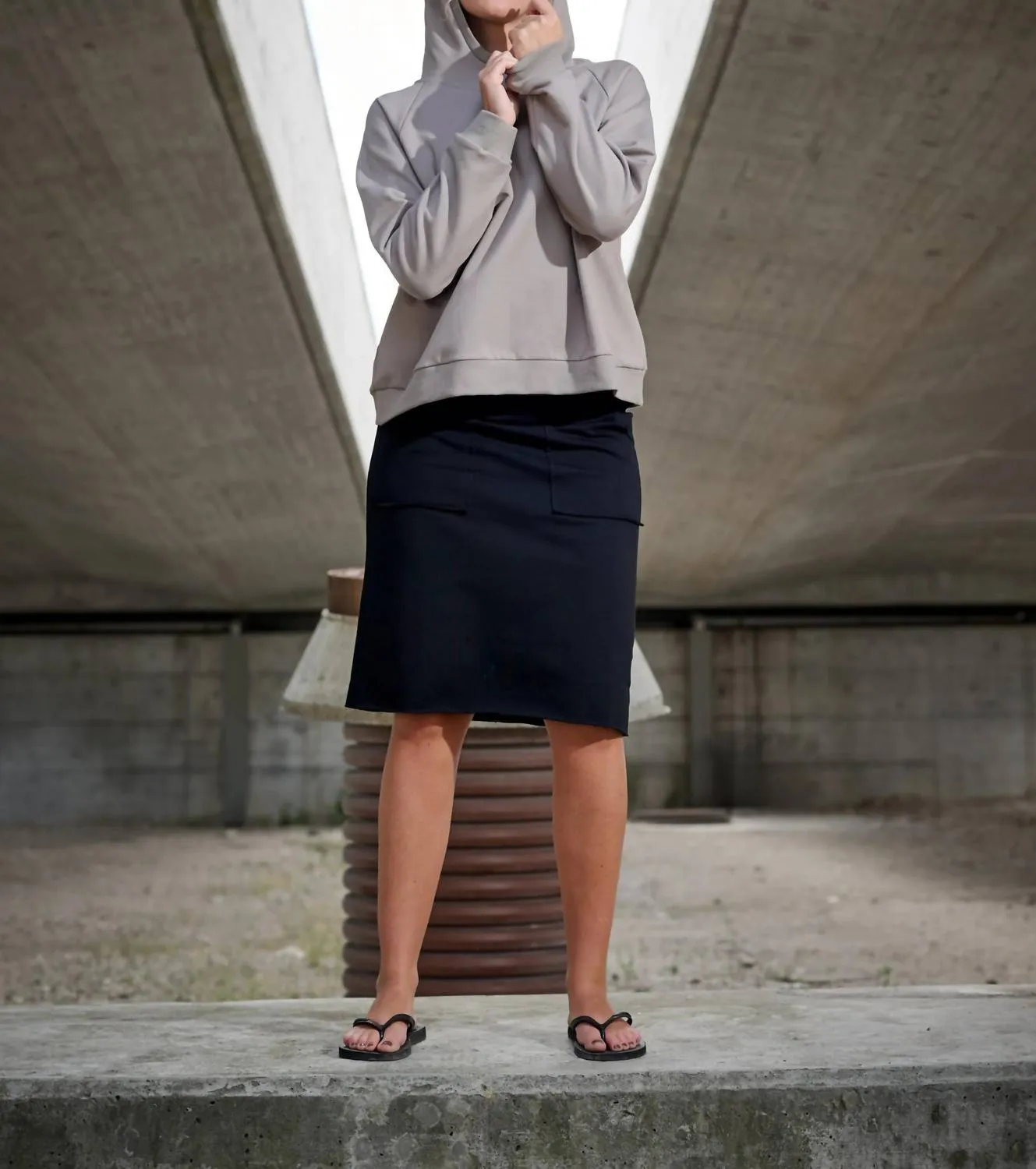 Ladies Fashion Sweat Skirt In Black