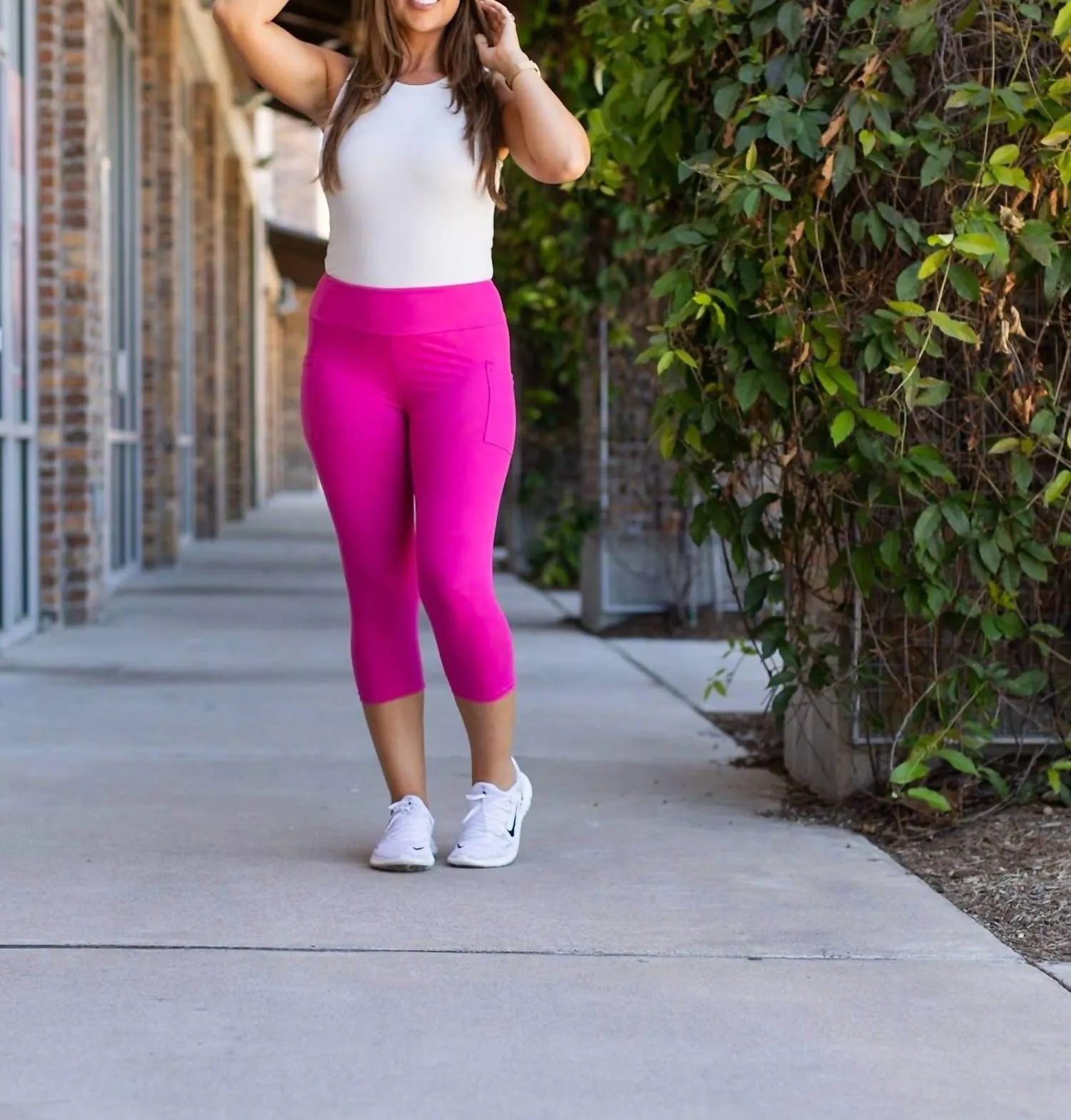 Luxe Capri Leggings In Hot Pink