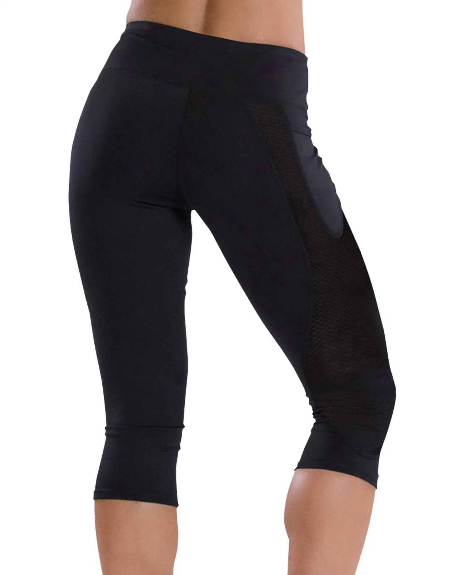 Moonlit Capri Leggings In Black