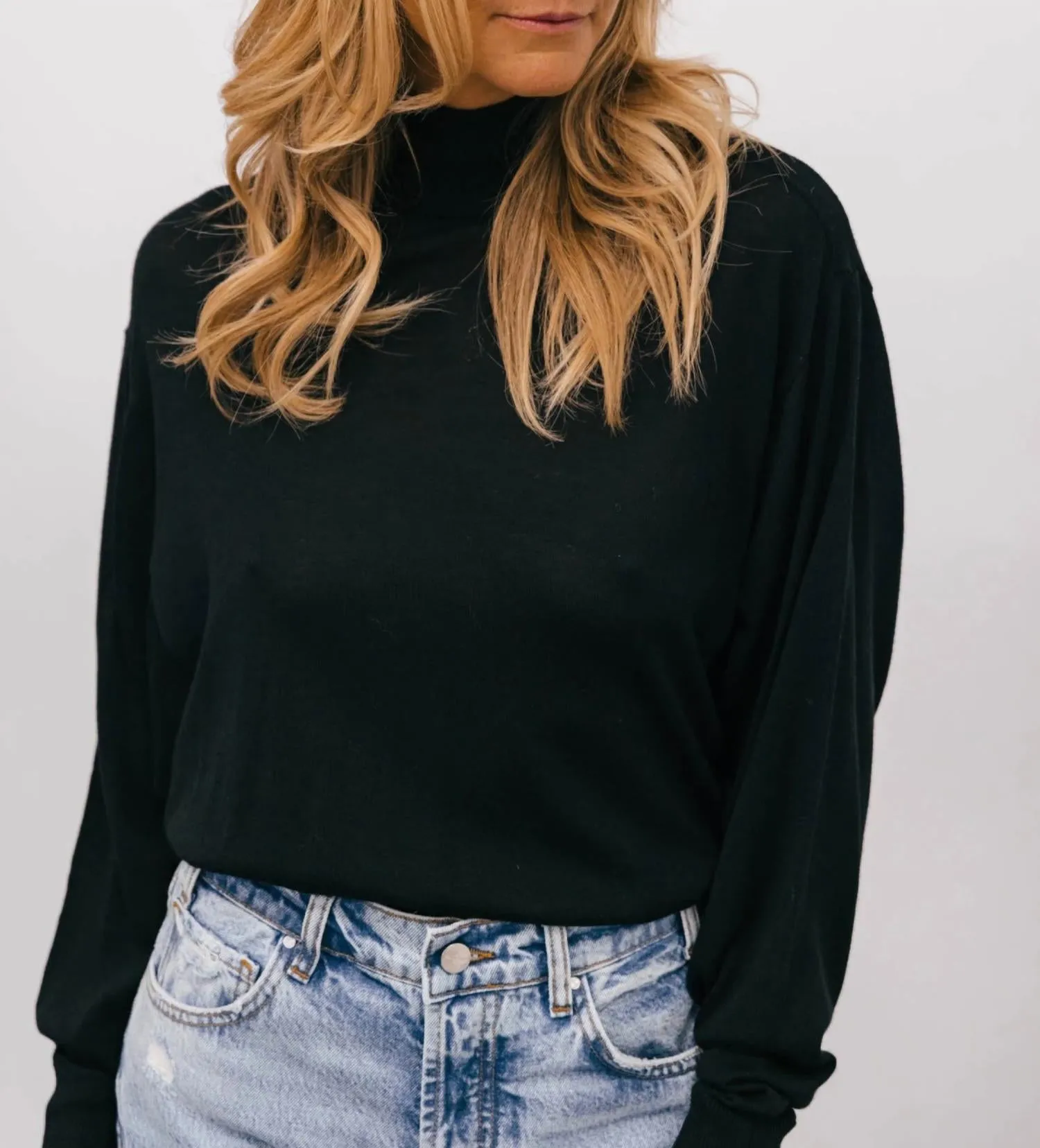 Romea Sweater In Black